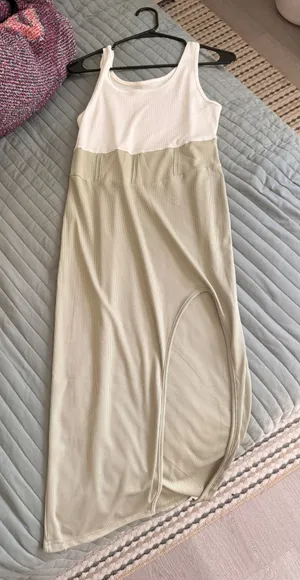 Dress Size L thumbnail 3