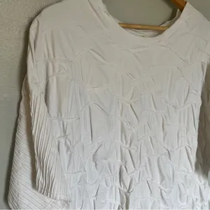 27 Aug A.M. Textured White Oversized Tunic Top – Size X-Large. ONE OF A KIND thumbnail 3