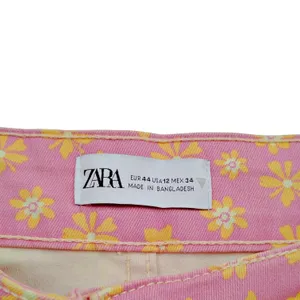 Zara Floral Printed High Rise Flared Crop Jean Sz 12 Flower Power Hippie 70s thumbnail 4