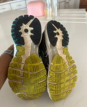 Running Sneakers thumbnail 4