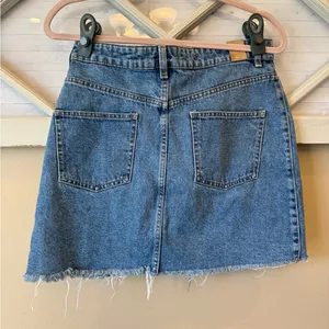 ZARA TRF Button-Front Raw‎ Edge Denim Skirt large size 30 thumbnail 4