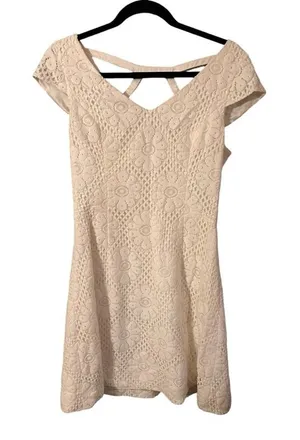 Lilly Pulitzer‎ V Back Mercer Dress Size 6 Daisy Print Pearl Details Criss Cross thumbnail 1