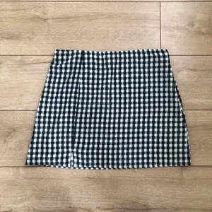 American Eagle Gingham Notched Mini Skirt thumbnail 3