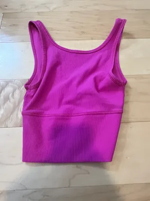 Lululemon top thumbnail 1