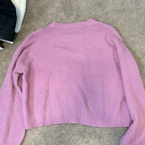 Anthropologie cropped oversized sweater thumbnail 4