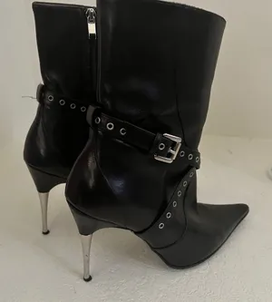 L’idea by Lori Women’s black leather ankle boots Size 38 thumbnail 1