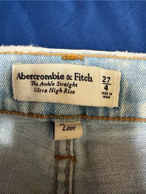 Abercrombie & Fitch Women's Ultra High Rise Ankle Straight Jeans Size 27/4 thumbnail 2
