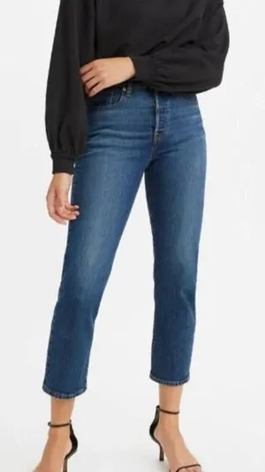 Levi’s Women's Size 26 Wedgie Straight Button Fly Jeans Blue Denim Pants thumbnail 1