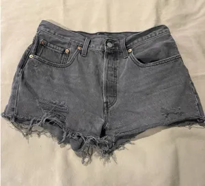 Levi's 501 Shorts Womens W30 Button Fly Frayed Hem Dark Wash Whisker Mid Rise thumbnail 1