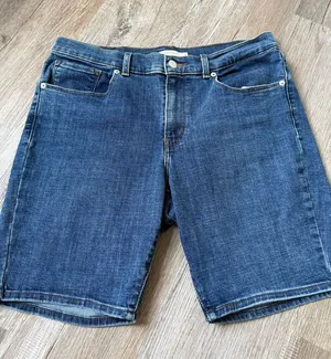 Levi's Classic Denim Bermuda Blue Denim Shorts Mom Shorts Dark Blue Size 31 33 thumbnail 1