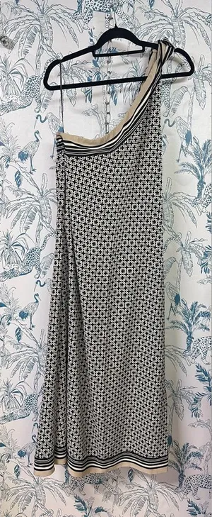 Abercrombie & Fitch One-Shoulder Black and Cream Dress NWT thumbnail 1