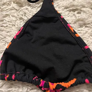 Rip-Curl Black Red and Pink Floral Beaded Bikini Set Size M thumbnail 8