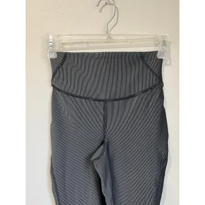 Lululemon Base‎ Pace High-Rise Tight 25” Two-Tone Ribbed Leggings Size 2 thumbnail 5