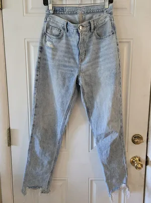 American Eagle Highest Rise Mom Jeans Size 4 Distressed Hi-Low Waist Y2K Denim thumbnail 1