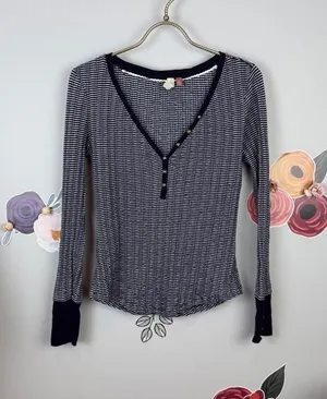 Pilcro from Anthropologie Black Henley Striped Ribbed Long Sleeve - Size - XS thumbnail 1