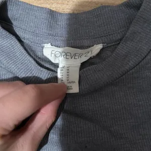 ‎Forever 21 gray shirt size medium thumbnail 2