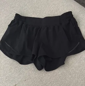 Lululemon Hotty Hot 2.5" Low-Rise Shorts thumbnail 1