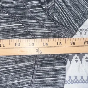 Lululemon Hooded Define Jacket *Nulu
Size 6‎ thumbnail 2