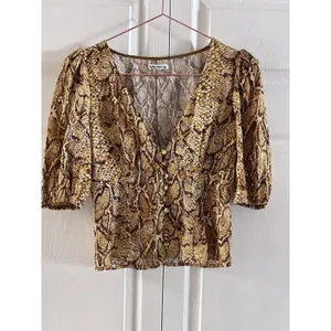 Reformation Eliana‎ Button Down Blouse In Boa Size XS thumbnail 4