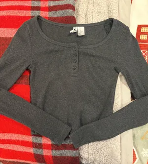 H&M Long Sleeve Crop Top thumbnail 1