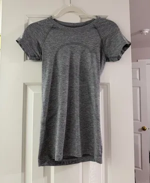 Lululemon Swiftly Tech Short Sleeve thumbnail 1