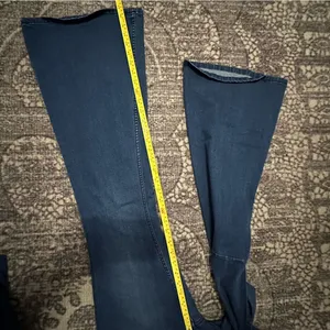 Free People Women’s Size 30 Dark Blue 61855 Pull On Flare Leg 2 Pockets Jeans thumbnail 11