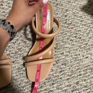 DV Dolce Vita Myla Chunky Round Heel Sandals in Natural Multi- Size 9.5 thumbnail 7
