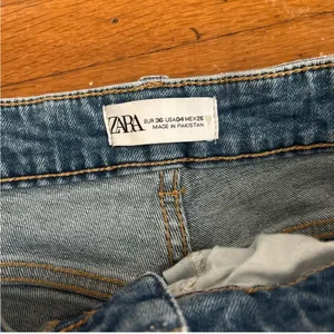 high waisted jeans thumbnail 3