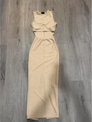 Pretty Little Thing Cream Textured Cut Out Maxi Dress Open Front Minimal Chic Resort Bodycon thumbnail 5