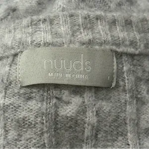 NUUDS Women’s Size L Heather Gray Cozy Knit Oversized Cable Knit Sweater thumbnail 4