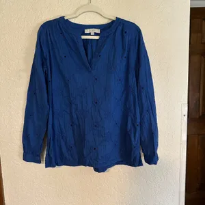 LOFT Blue Eyelet SMALL Embroidered Long Sleeve Blouse Top‎ Shirt Womens thumbnail 3