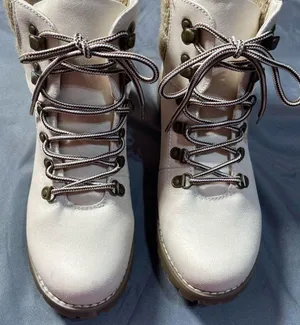 Cliffs by WHITE MOUNTAIN Cream Lace Up Boots with Rugged Sole size 8 thumbnail 1