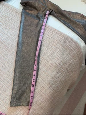 Beyond Yoga Dusted High Waisted Midi legging in Rose Gold size Small thumbnail 10