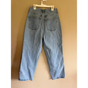 Universal Threads Vintage Straight High Rise Light‎ Wash Jeans Womens 10/30R Blue thumbnail 4