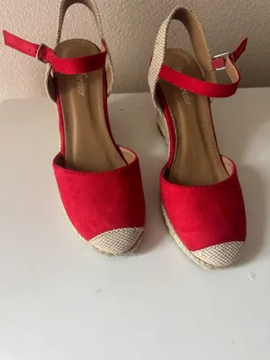 Red and beige platform shoes Size 7 thumbnail 9