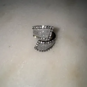Guess Glitter & stone bypass wrap hematite ring thumbnail 3