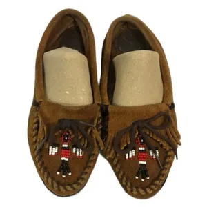 Minnetonka Moccasins Thunderbird Boat Moc Brown beaded size 8.5 thumbnail 3