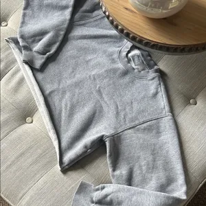 Aritzia TNA Cozy Fleece Cropped Crewneck Size Small thumbnail 1