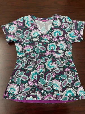 Vera Bradley Halo Collection Frida Empire Waist Print Scrub Top Size X-Small thumbnail 1