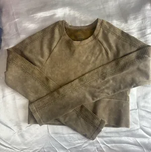 OFFLINE by Aerie Cropped Long Sleeve Workout Top thumbnail 1