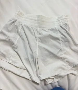 Lululemon Hotty Hot 4" thumbnail 1