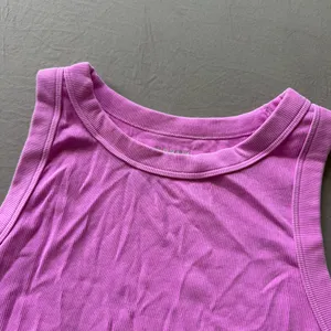 Old Navy Snug Crop Tank Top thumbnail 3