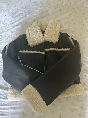 Abercrombie Cropped Vegan Leather Sherpa Jacket thumbnail 6
