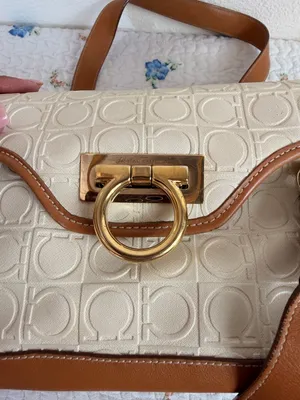 Salvatore Ferragamo VTG Gancini 2-Tone Leather Embossed Gold Hardwear Bag thumbnail 10