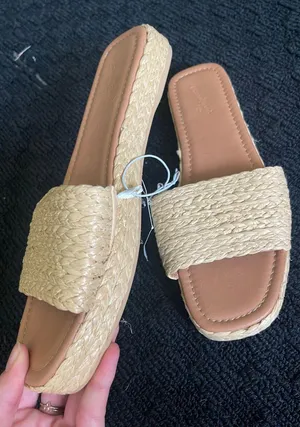 Platform Sandals Size 8.5 thumbnail 1