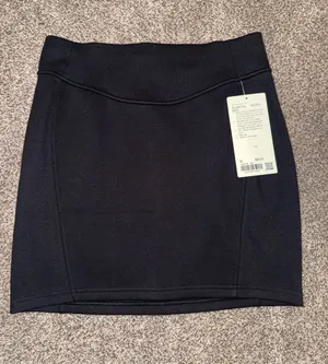 lululemon Scuba High-Rise Mini Skirt in Black thumbnail 1