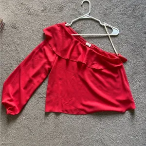 Aritzia Wilfred Red One-Shoulder Blouse - L thumbnail 2