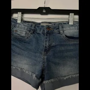 Lucky Brand denim “Riley Shorts” size 12 thumbnail 7