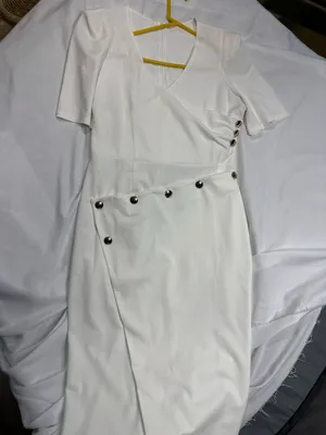 White V thumbnail 2