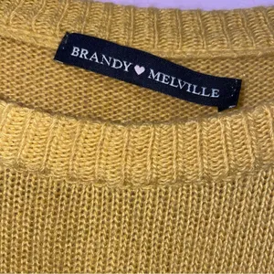 Brandy Melville Cashmere Crop Sweater Women M Wool Lightweight Knit Y2K Preppy thumbnail 5